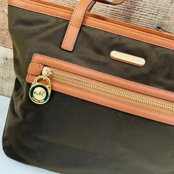 Michael Kors Purse  - Picture 2 of 8